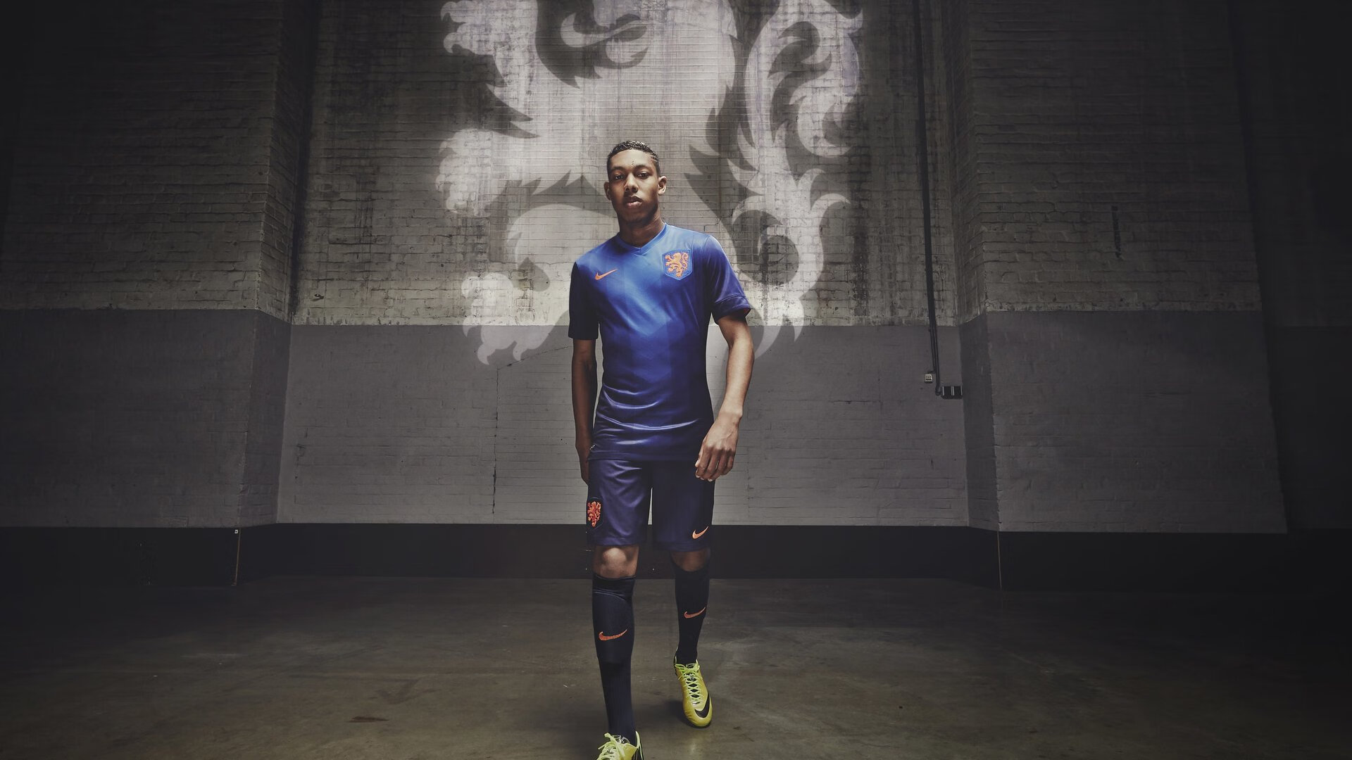 世界杯：看台“人浪”回归 多场比赛全场观众共同参与